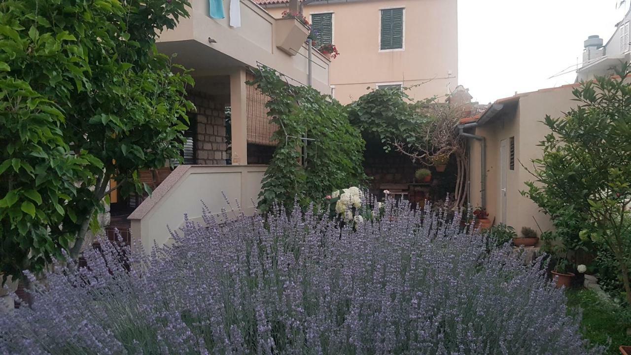 Apartment Lavanda Garden Rab Town Eksteriør billede